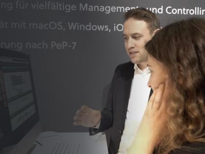 Beratungsgespräch auf der Messe